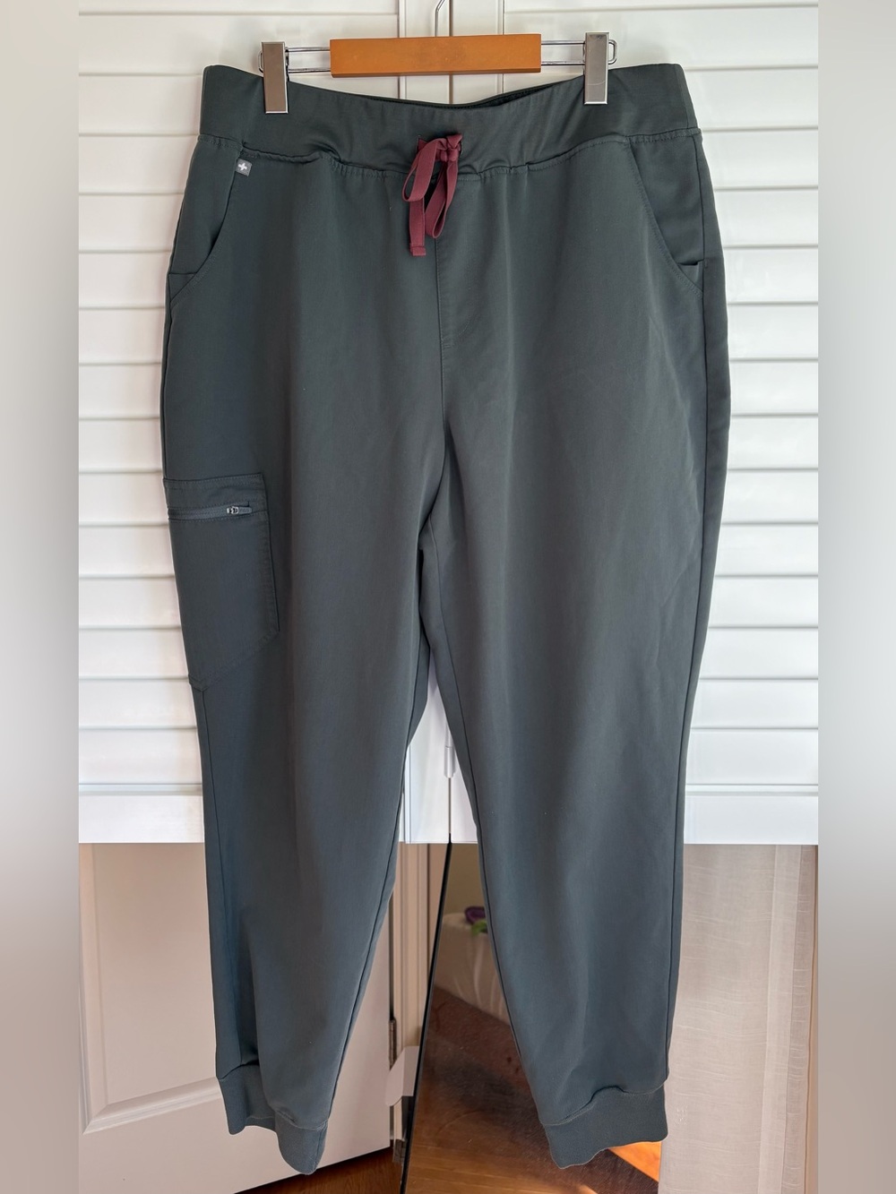 FIGS scrub pant jogger size XXL (2XL) grey